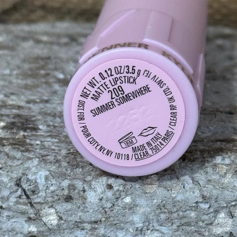 Kylie Cosmetics Matte Lipstick‎ in Summer Somewhere